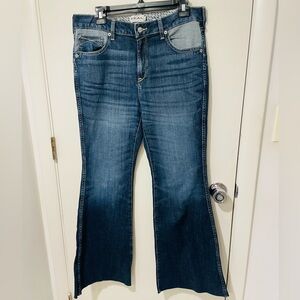 Ariat Flare Raw Hem Dark Wash Two Tone Pockets Size 32S Western REAL Denim Jeans